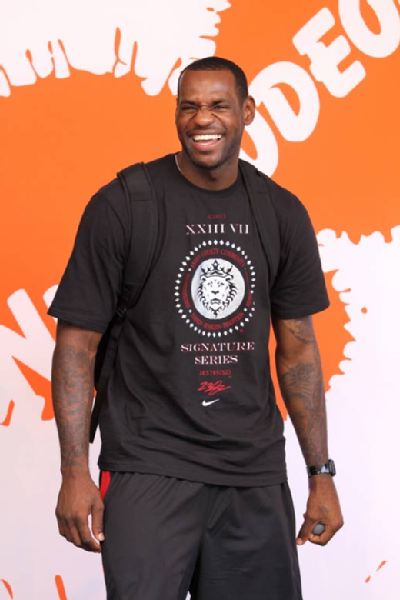 DO：富勒姆可能会在冬窗引进一名前锋和一名右边锋（富勒姆或在冬窗引进前锋和右边锋各一人）