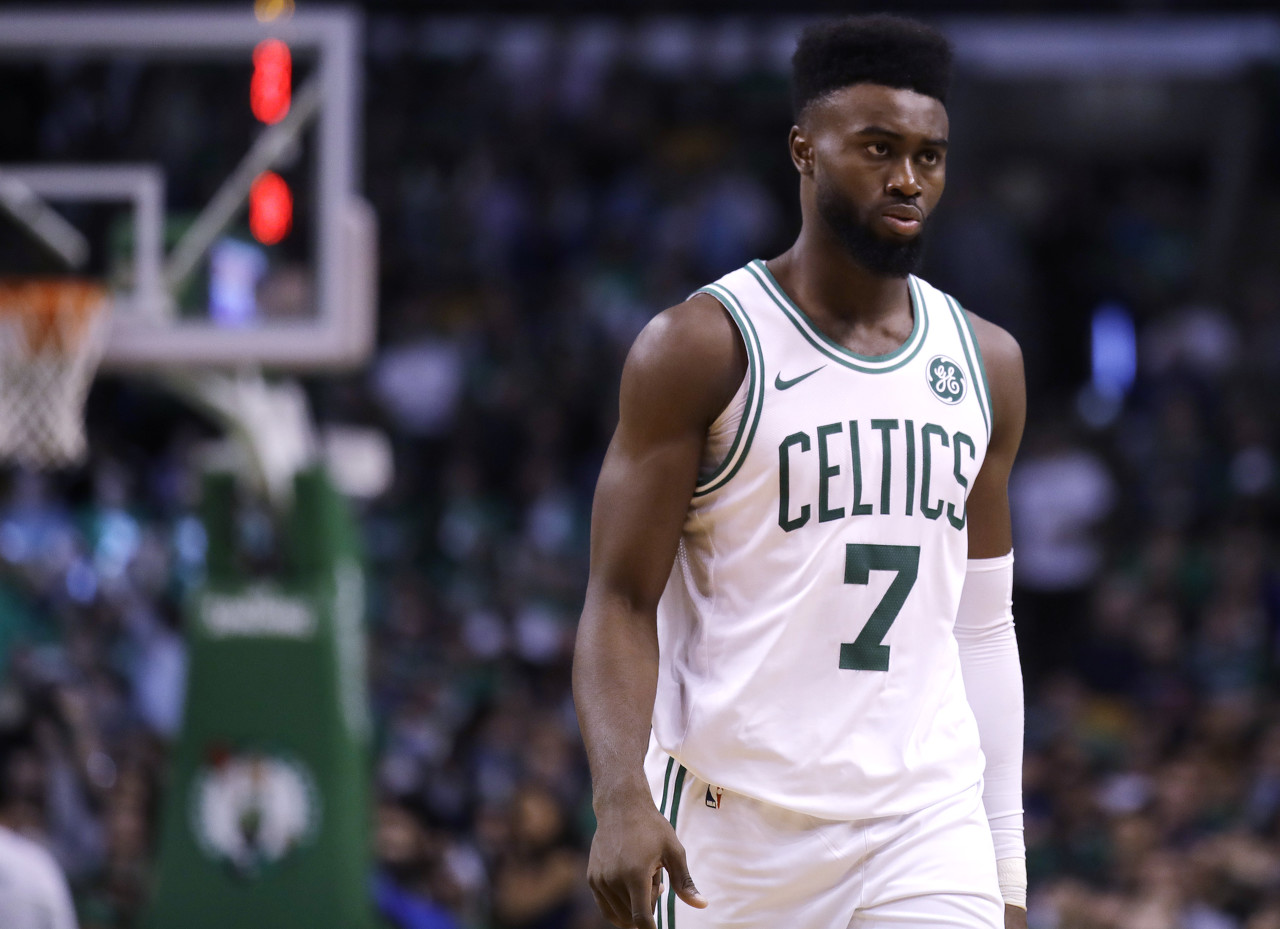 弗兰克：哈维·西蒙斯已处于最佳状态，热刺正逐渐步入正轨（弗兰克称哈维·西蒙斯已达巅峰状态，热刺正渐入佳境）