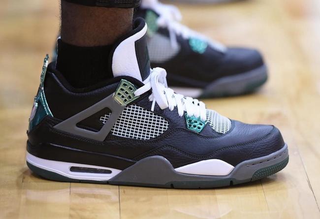 男子冰壶：中国5-2复仇菲律宾，三连胜稳居榜首，剑指冬奥（男子冰壶：中国5-2力克菲律宾，豪取三连胜领跑榜单，冲击冬奥）