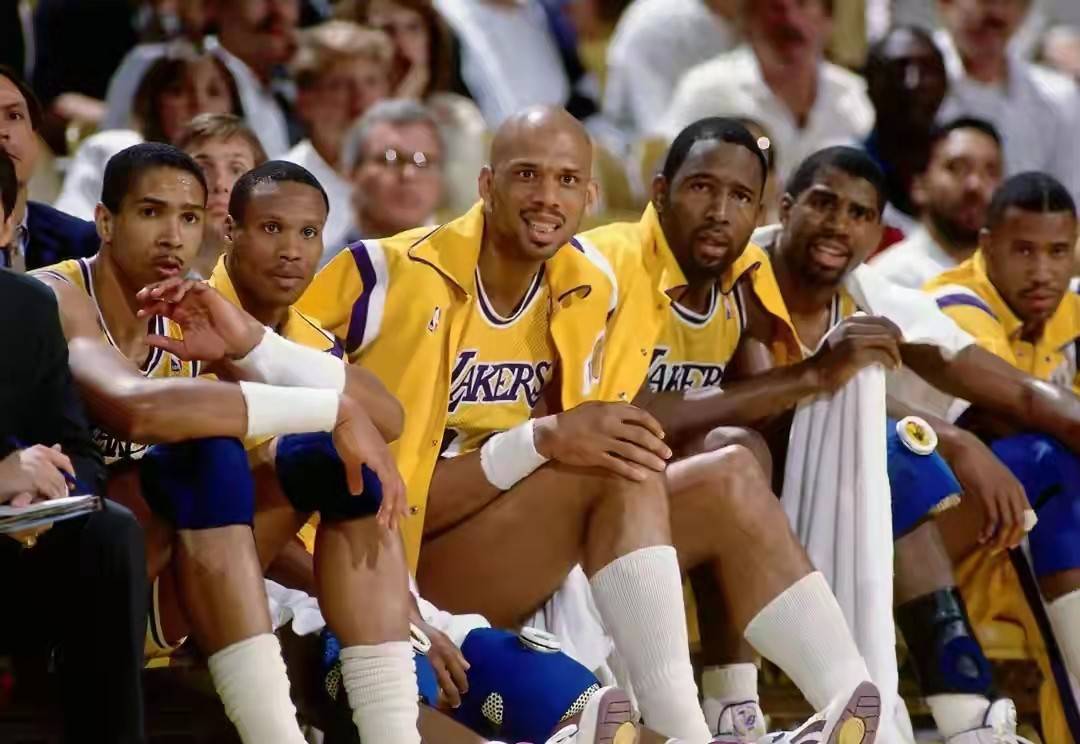 图赫尔：贝林厄姆被换下时很沮丧？因为他有一张黄牌（图赫尔解释贝林厄姆被换下的沮丧：因身背黄牌）