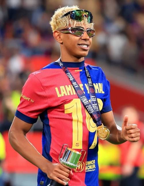 斯基拉：枪手、曼联等俱乐部有意奥林匹亚科斯小将穆扎基蒂斯（斯基拉：阿森纳、曼联等豪门关注奥林匹亚科斯新星穆扎基蒂斯）