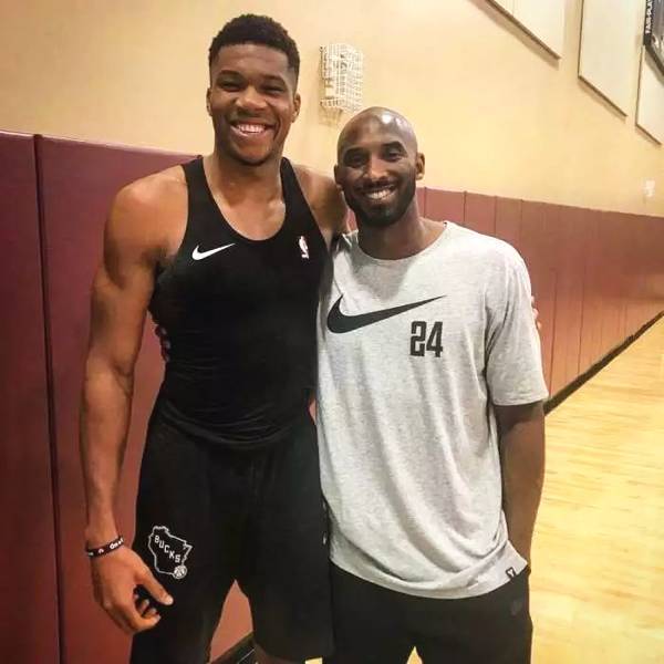 颜骏凌替补+U23国足3人缺席！媒体人：三少已放假，别上纲上线（颜骏凌改打替补，U23国足三人缺阵！媒体人：三少已放假，别过度解读）