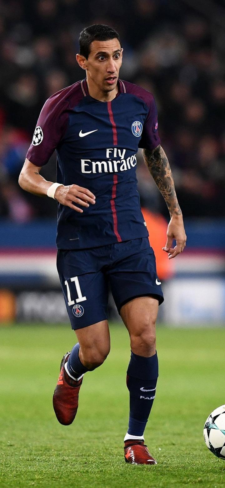 致敬！库里今天穿着罗伊的Air Max Rise球鞋入场（向罗伊致敬，库里今日脚踩Air Max Rise亮相）