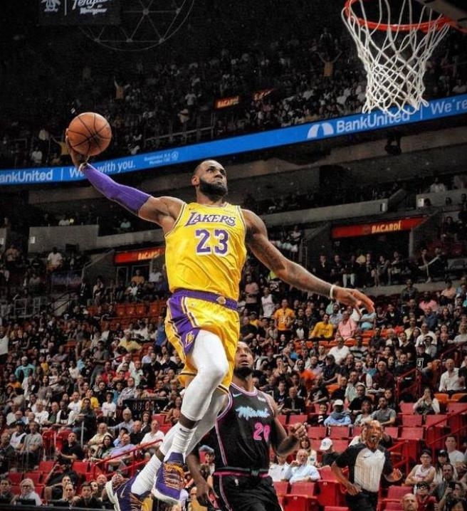 斯基拉：尤文派球探考察意大利20岁右后卫帕莱斯特拉（斯基拉：尤文派出球探考察20岁意大利右闸帕莱斯特拉）