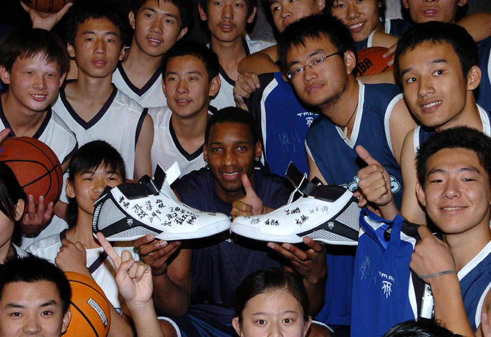 西甲：皇马主场4-2战胜皇家贝蒂斯（西甲：皇马主场4比2力克皇家贝蒂斯）