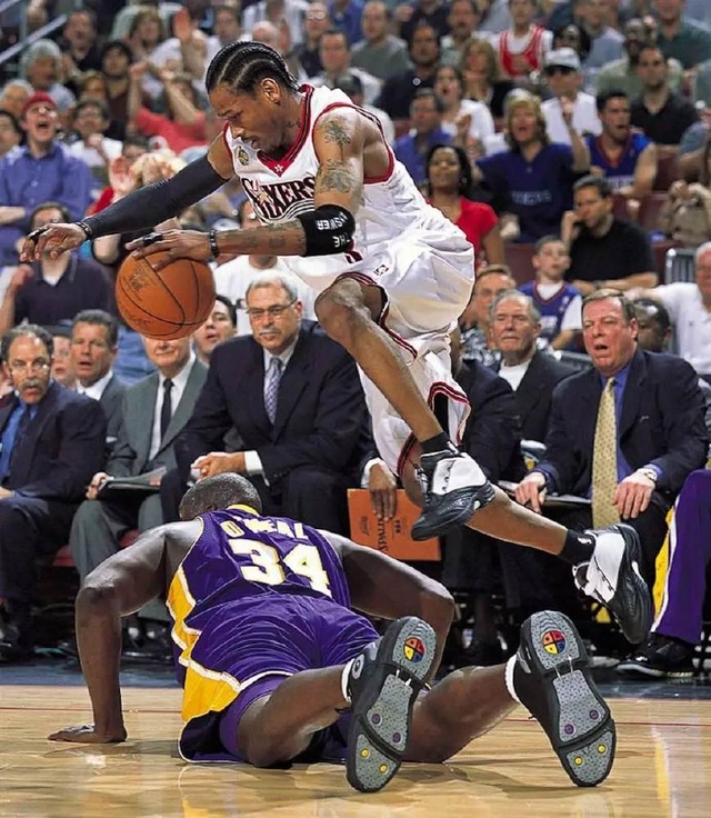 吉迪在比赛中多次突破防线，高（吉迪在比赛中屡次撕裂防线，高光发挥）