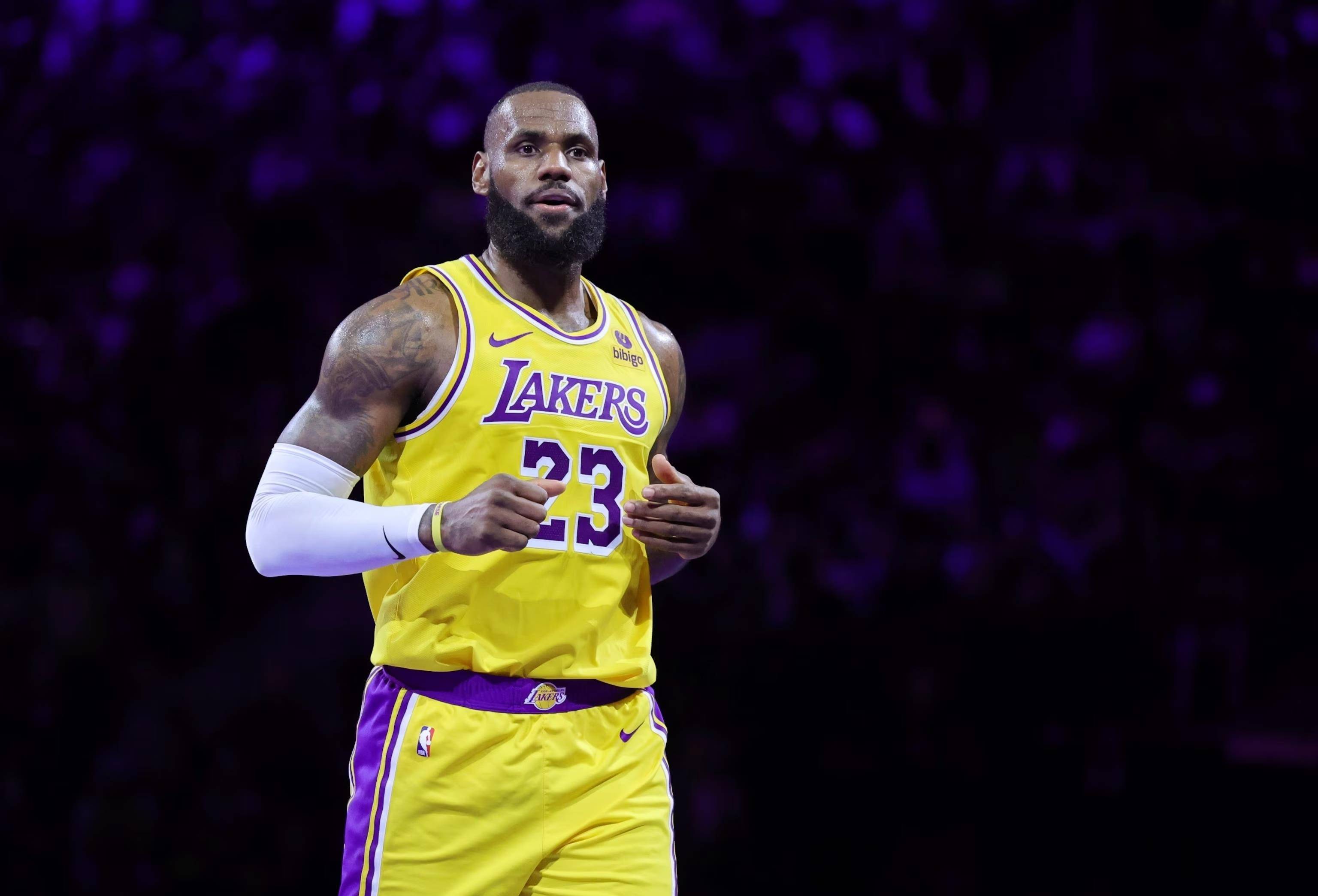 武磊迎34岁生日，个人官博感言：伤痛终将过去，步履始终磊落（34岁生日之际，武磊在官博发声：伤痛终会过去，脚步依旧磊落）