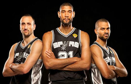 亚冠出线生死局！布里兰主场迎江原FC，泰超霸主能否锁定先机？（亚冠生死战来袭！布里兰主场碰江原FC，泰超王者能否先拔头筹？）