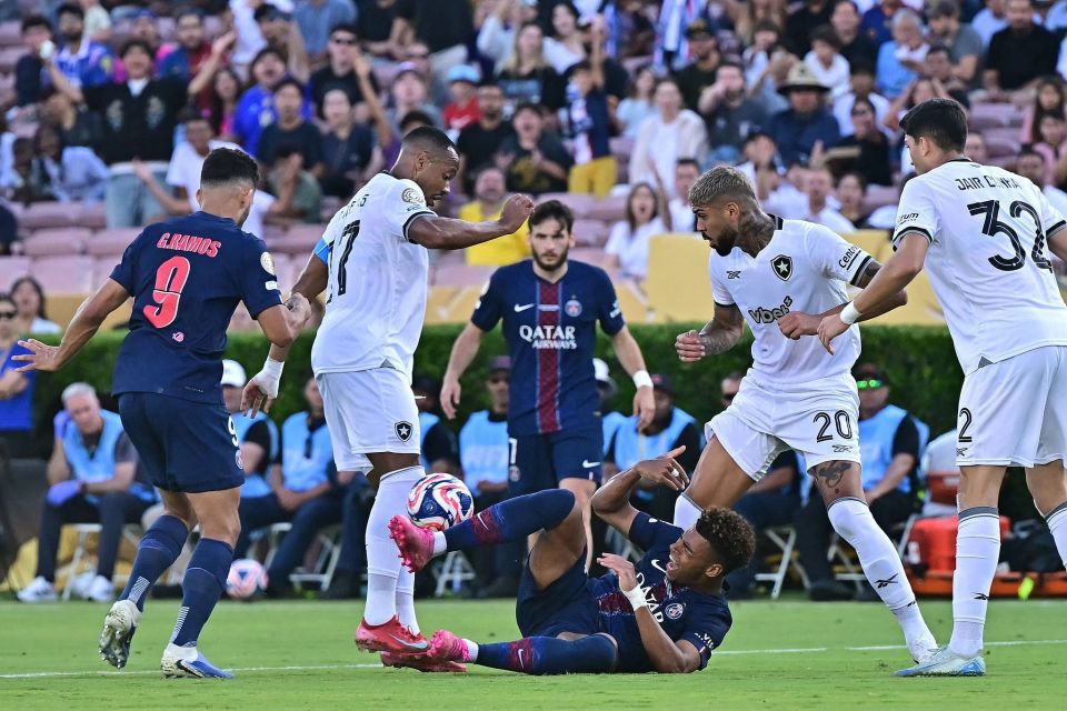 门兴0-0莱比锡，奥诺拉破门被吹，劳姆中框，门兴全场0射正（门兴0-0战平莱比锡：奥诺拉进球被判无效，劳姆中柱，门兴全场零射正）