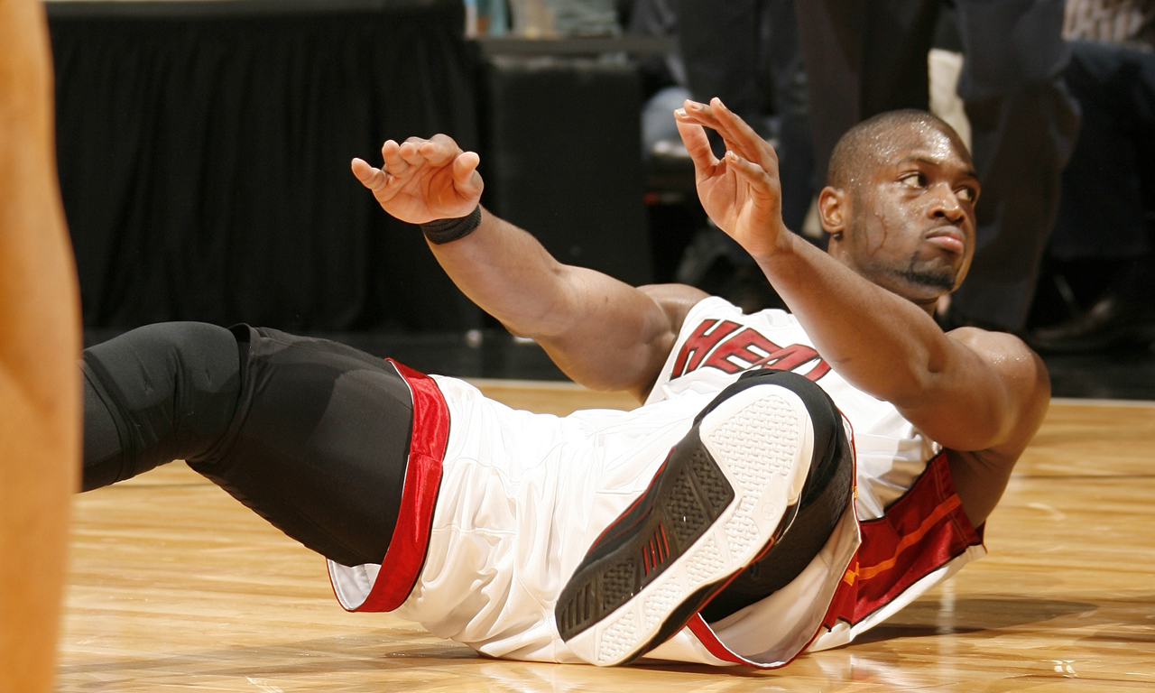 梅西印度行引热潮，球衣热卖、为梅西在地上作画、树立纪念碑（梅西造访印度掀狂热：球衣热销、地画致敬、纪念碑树立）