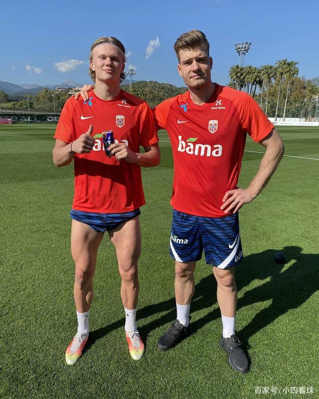 斯卡洛尼谈抽签：没有轻松的对手，我们必须全力以赴争取晋级（斯卡洛尼评分组：无弱旅，我们将倾尽全力冲击晋级）