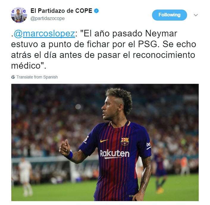 梅西在球场内与印度球迷挥手互动，之后活动因骚乱提前结束（梅西赛场向印度球迷挥手致意，现场骚乱致活动提前收场）