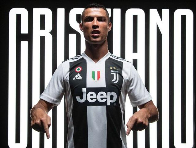 韦世豪比赛中与酒井高德发生口角（赛中韦世豪与酒井高德发生言语冲突）