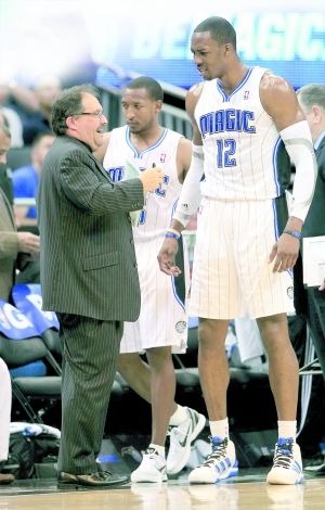 拜仁慕尼黑莱万帽子戏法再创纪录（拜仁莱万戴帽再次刷新纪录）