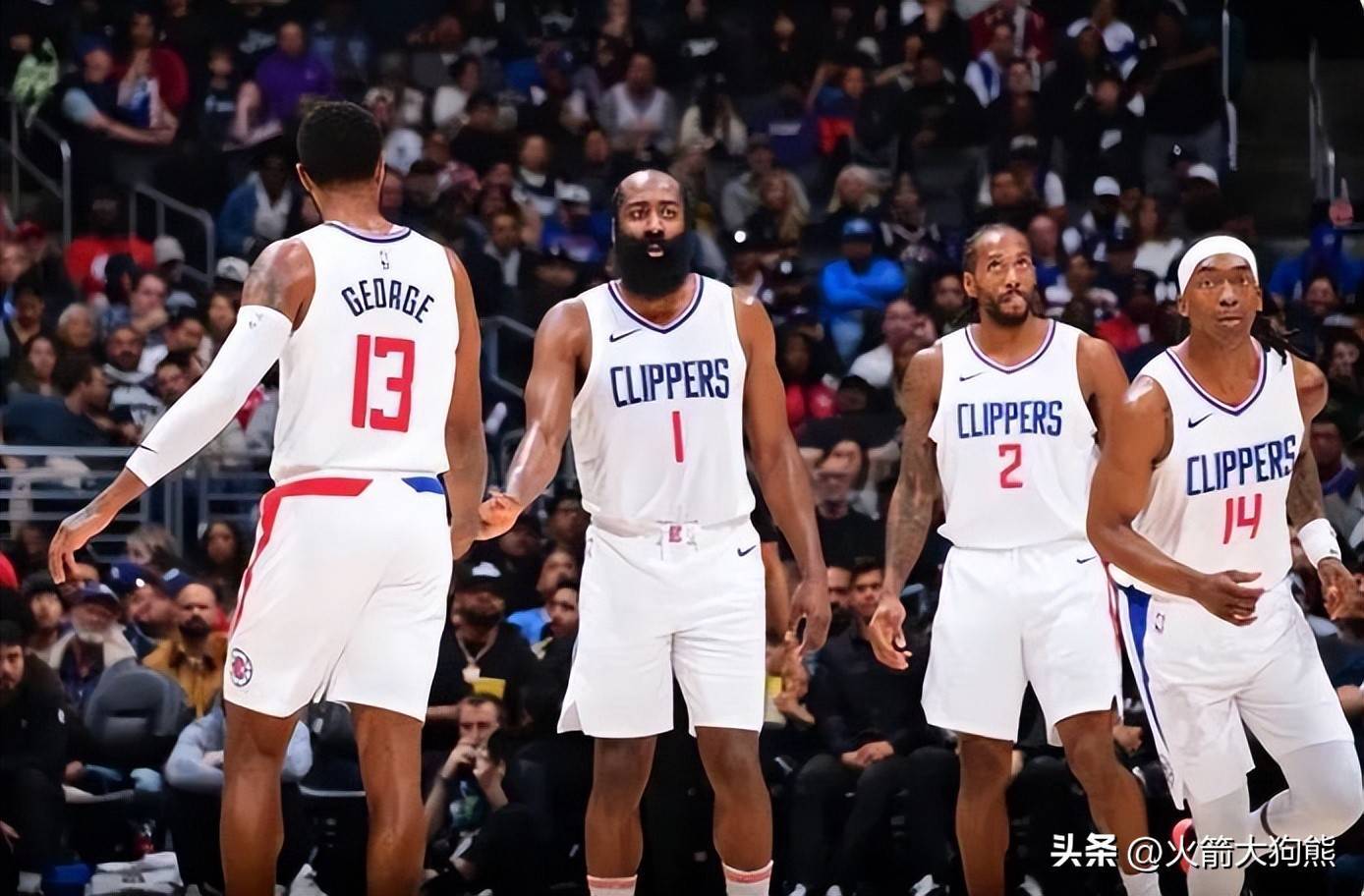 罗马诺：萨拉赫缺席欧冠为斯洛特和管理层共同决定（罗马诺：萨拉赫无缘欧冠，斯洛特与俱乐部高层共同拍板）