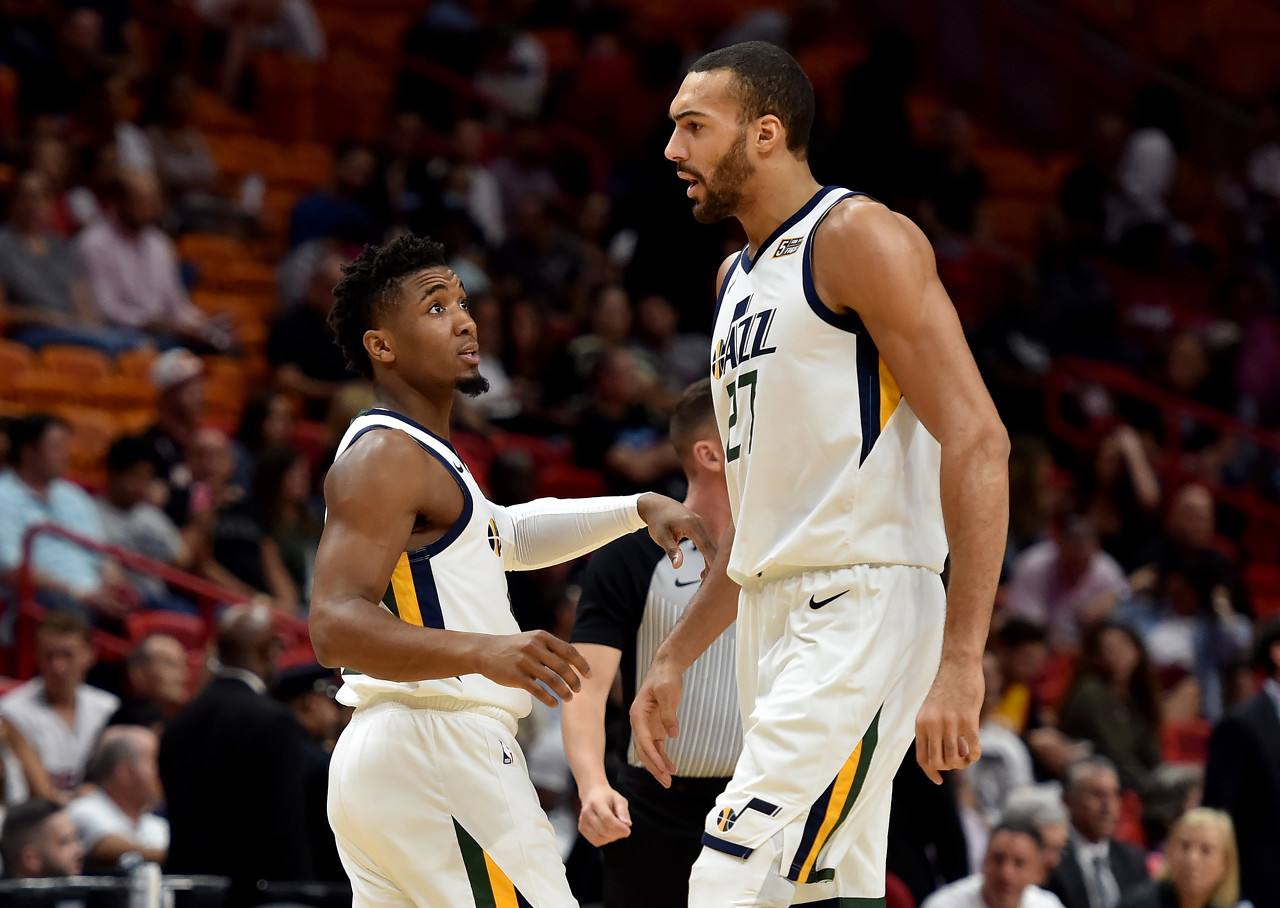 本-福斯特：库尼亚太出众了，他和B费这样的球员带领球队前进（本-福斯特盛赞库尼亚：光芒四射，他与B费等核心正推动球队前进）